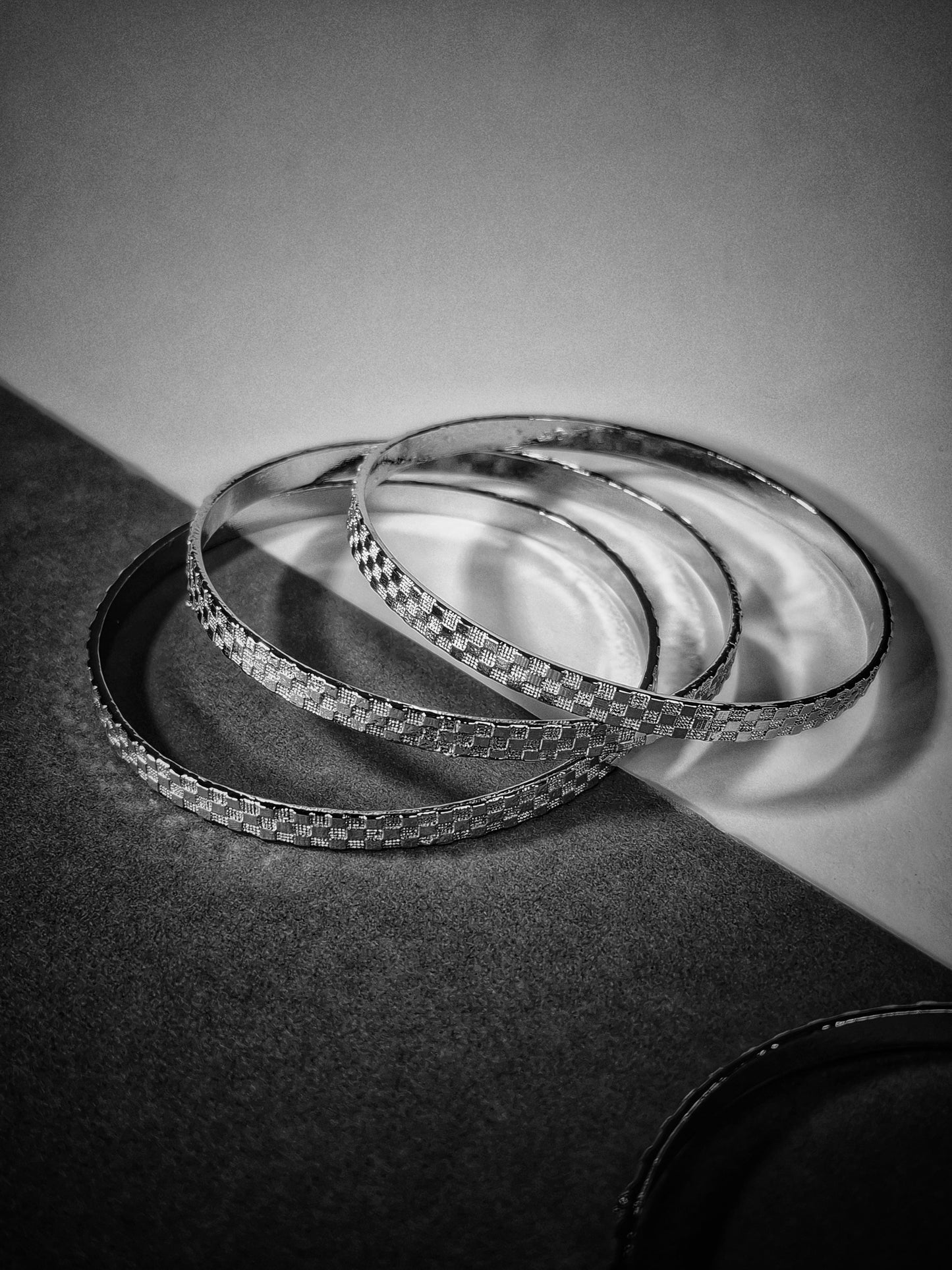 Noir Elegance Bangles 4pcs