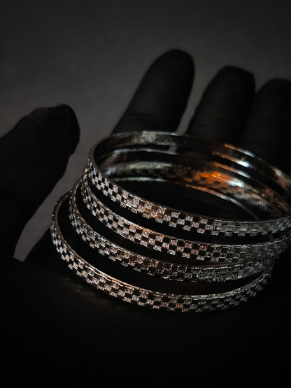 Noir Elegance Bangles 4pcs