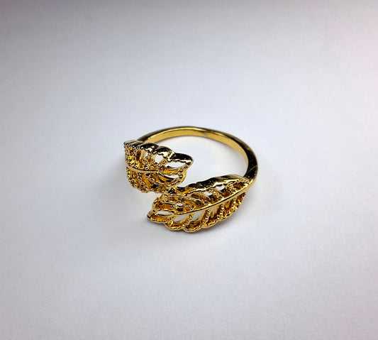 Golden Laurel Ring